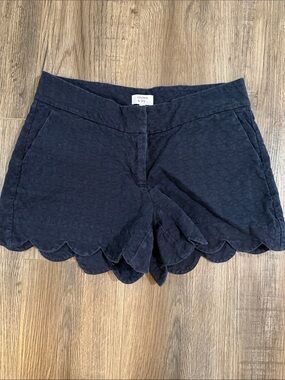 Crown and ivy scalloped shorts